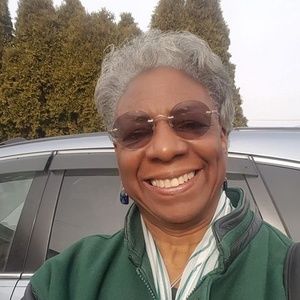 Meet your Posher, Connie